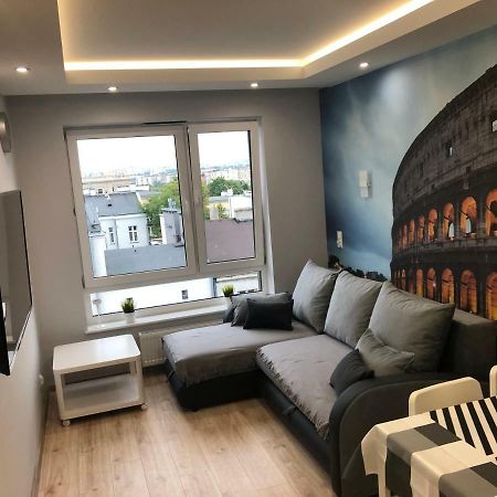 Klimatyzowany Apartament Roma Z Garazem Podziemnym キェルツェ エクステリア 写真