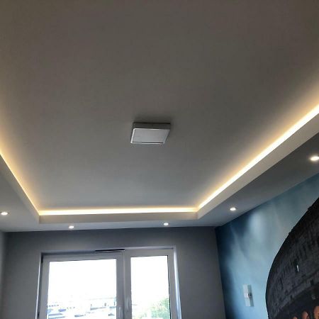 Klimatyzowany Apartament Roma Z Garazem Podziemnym キェルツェ エクステリア 写真