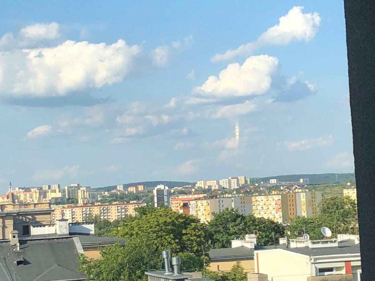Klimatyzowany Apartament Roma Z Garazem Podziemnym キェルツェ エクステリア 写真