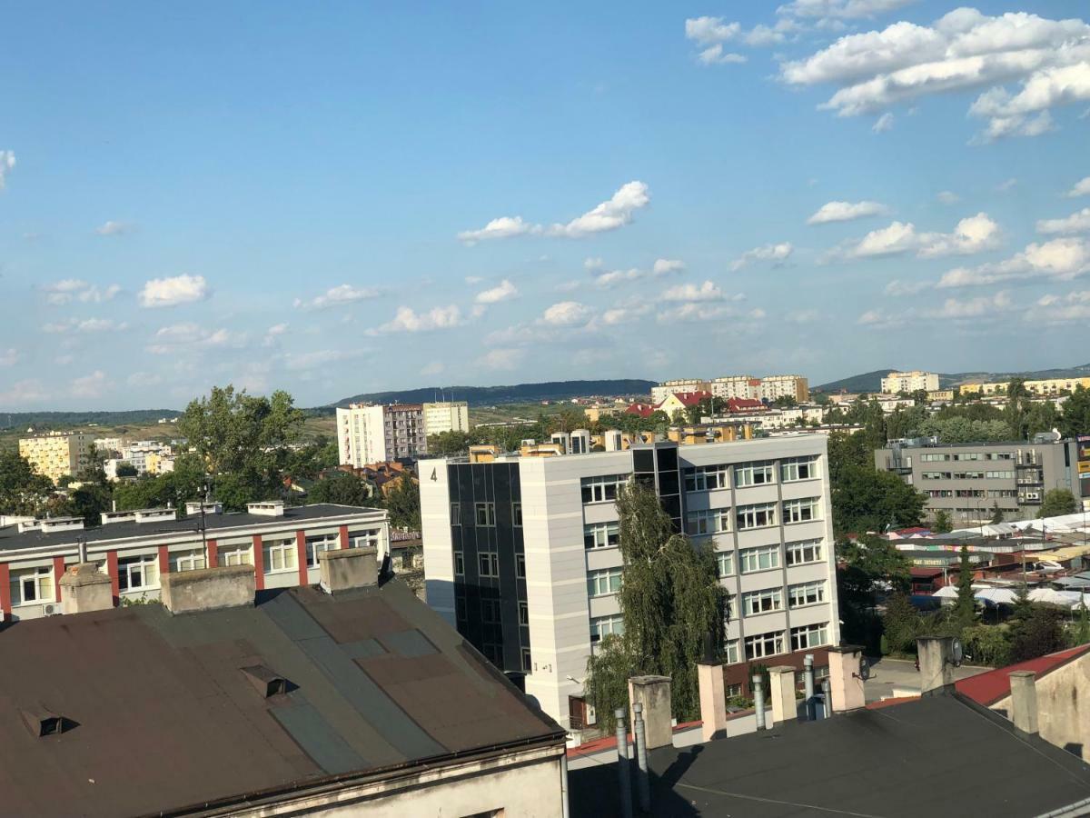 Klimatyzowany Apartament Roma Z Garazem Podziemnym キェルツェ エクステリア 写真